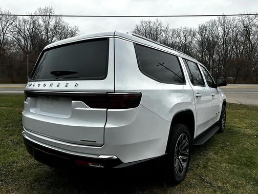 2024 Jeep Wagoneer L Series II 4x2