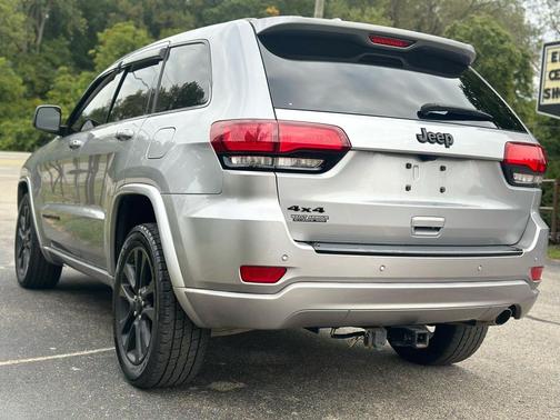 2017 Jeep Grand Cherokee Altitude