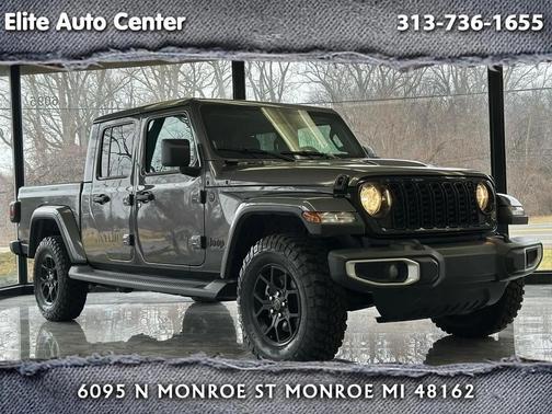 Gray 2025 Jeep Gladiator Sport