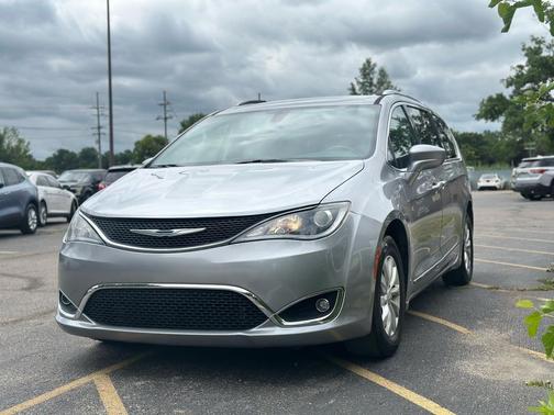 2018 Chrysler Pacifica Touring-L