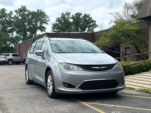 2018 Chrysler Pacifica Touring-L