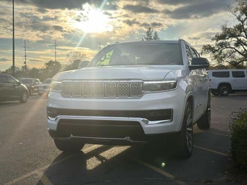 2023 Jeep Grand Wagoneer L 4x4