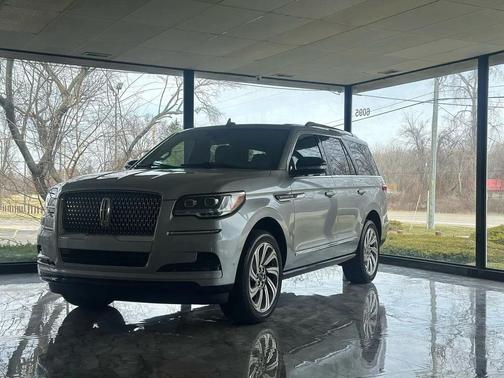Silver 2022 Lincoln Navigator Reserve