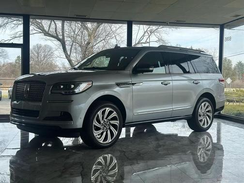 Silver 2022 Lincoln Navigator Reserve
