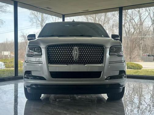 Silver 2022 Lincoln Navigator Reserve