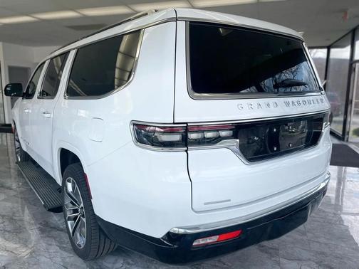 2023 Jeep Grand Wagoneer L 4x4