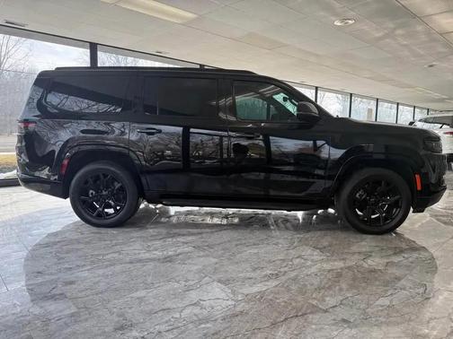 2023 Jeep Wagoneer Series II Carbide 4x4