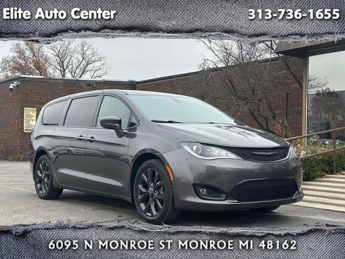 2020 Chrysler Pacifica Touring