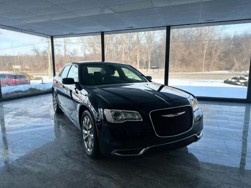 2016 Chrysler 300 Limited