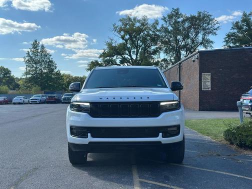 2023 Jeep Wagoneer Series II Carbide 4x4