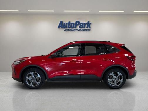 Rapid Red Metallic Tinted Clearcoat 2025 Ford Escape ST-Line