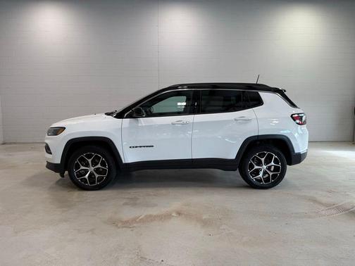 Bright White Clearcoat 2024 Jeep Compass Limited