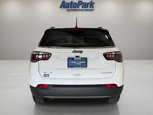 Bright White Clearcoat 2024 Jeep Compass Limited
