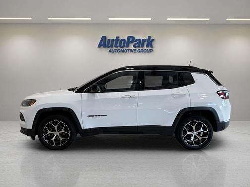 Bright White Clearcoat 2024 Jeep Compass Limited