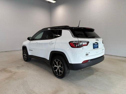 Bright White Clearcoat 2024 Jeep Compass Limited