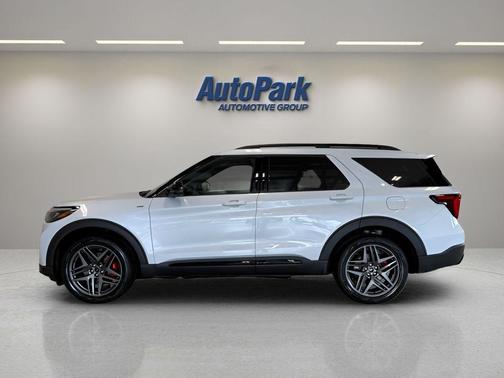 Space White Metallic 2026 Ford Explorer ST-Line