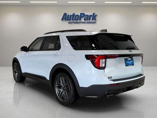 Space White Metallic 2026 Ford Explorer ST-Line