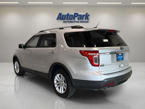Ingot Silver Metallic 2015 Ford Explorer XLT