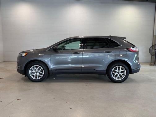 Gray Metallic 2024 Ford Edge SEL