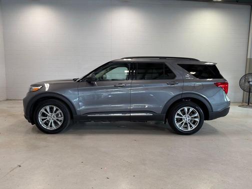 Gray Metallic 2023 Ford Explorer XLT