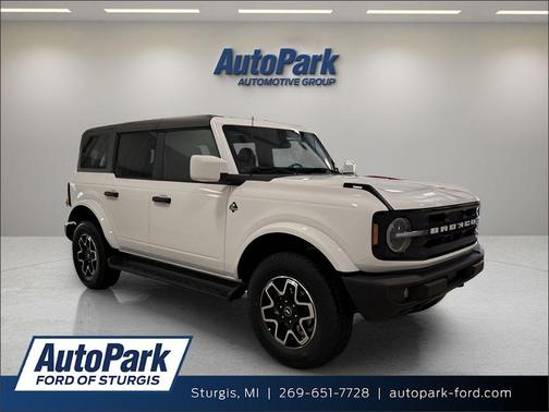 Oxford White 2026 Ford Bronco Outer Banks