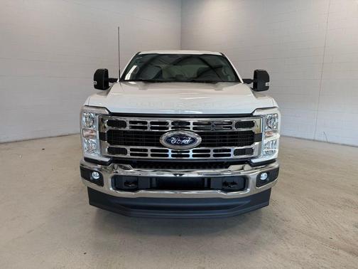 Oxford White 2026 Ford F-250 XLT