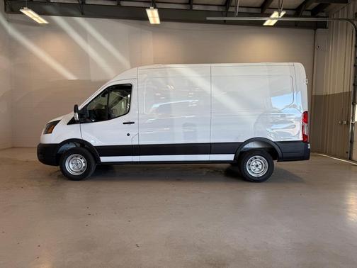 2025 Ford Transit-250 148 WB Medium Roof Cargo