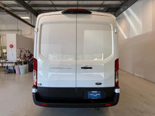 2025 Ford Transit-250 148 WB Medium Roof Cargo