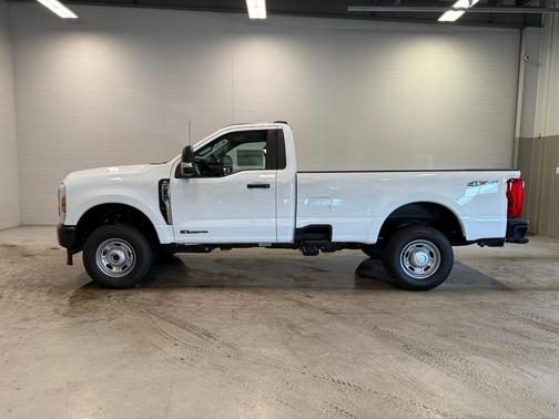 Oxford White 2026 Ford F-250 XL