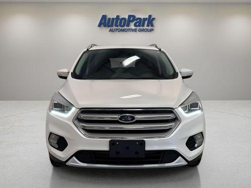 White Platinum Tri-Coat Metallic 2019 Ford Escape Titanium
