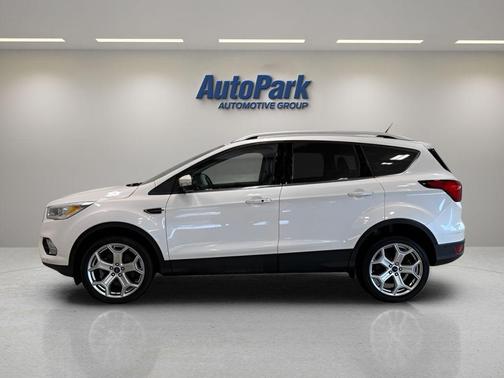 White Platinum Tri-Coat Metallic 2019 Ford Escape Titanium