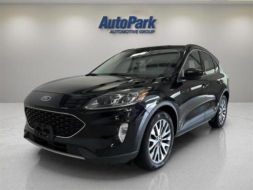 2022 Ford Escape TITANIUM