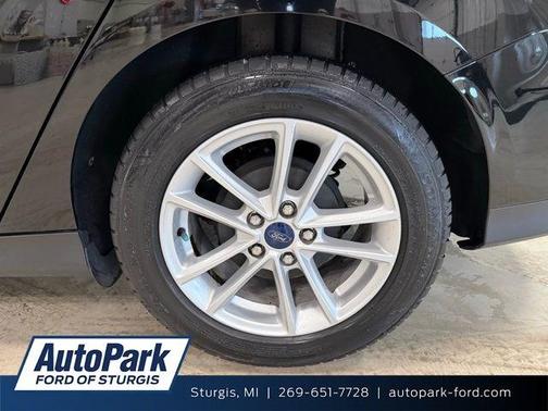 Shadow Black 2018 Ford Focus SE