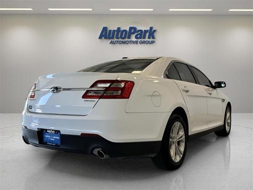 2018 Ford Taurus SE