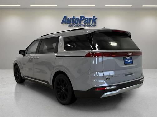 2022 Kia Carnival SX