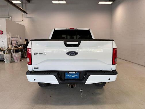 Oxford White 2017 Ford F-150 XLT