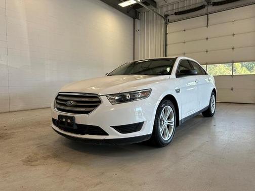 2018 Ford Taurus SE