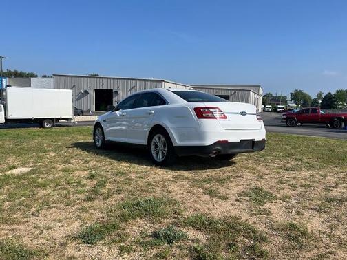 2018 Ford Taurus SE