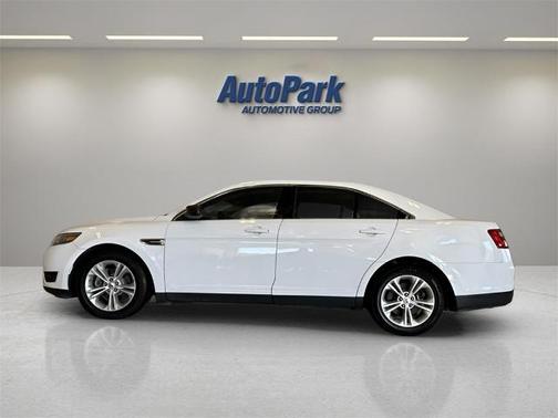 2018 Ford Taurus SE