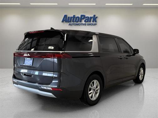 2022 Kia Carnival LX