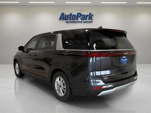 2022 Kia Carnival LX