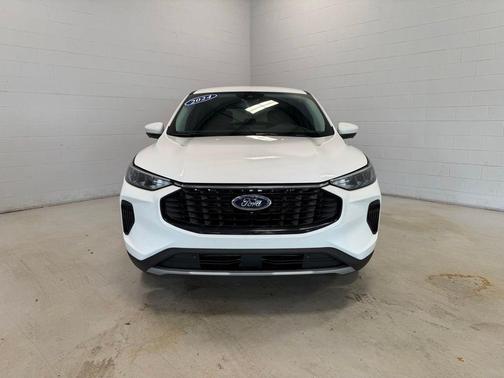 Oxford White 2024 Ford Escape Active