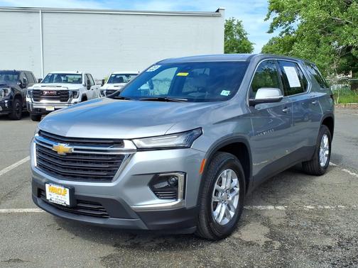 Sterling Gray Metallic 2023 Chevrolet Traverse LS