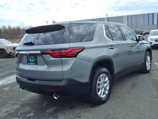 2023 Chevrolet Traverse LS
