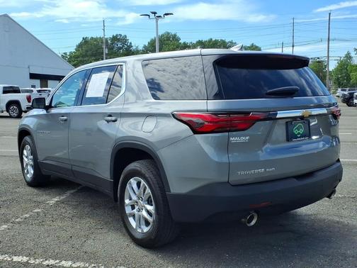 Sterling Gray Metallic 2023 Chevrolet Traverse LS