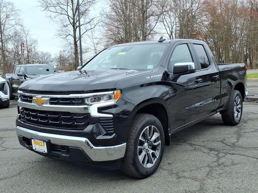 Black 2025 Chevrolet Silverado 1500 LT