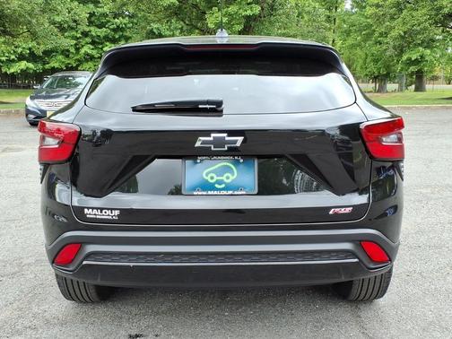 Mosaic Black Metallic 2024 Chevrolet Trax FWD 1RS