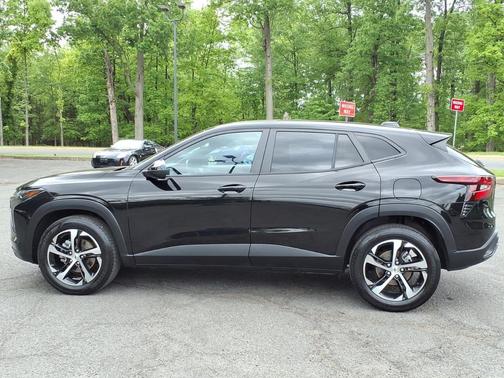 Mosaic Black Metallic 2024 Chevrolet Trax FWD 1RS