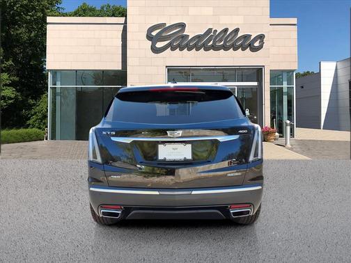 2022 Cadillac XT5 Sport