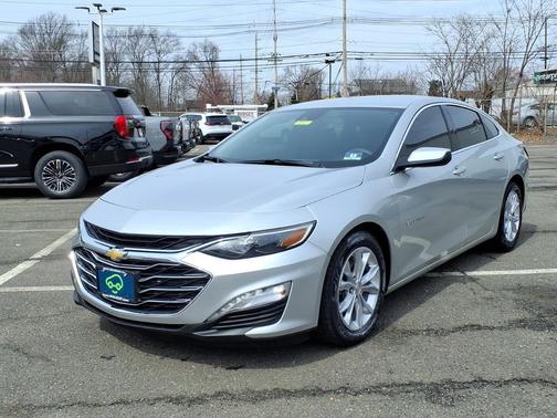 Silver Ice Metallic 2019 Chevrolet Malibu LT